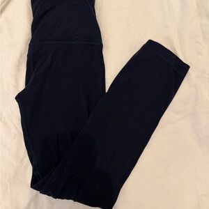 Navy Lululemon capri Leggings